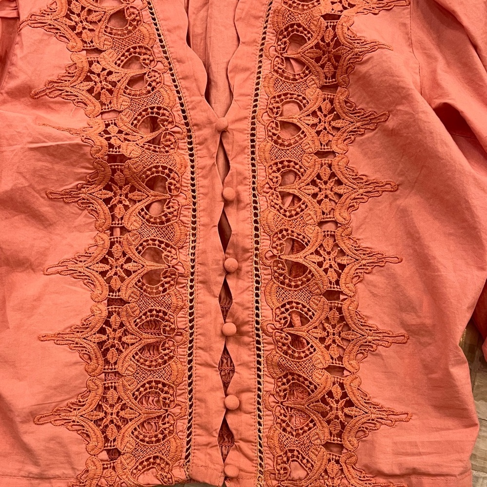 Free People prairie style Button-Front blouse with embroidered detail. Size S/P - Picture 3 of 11